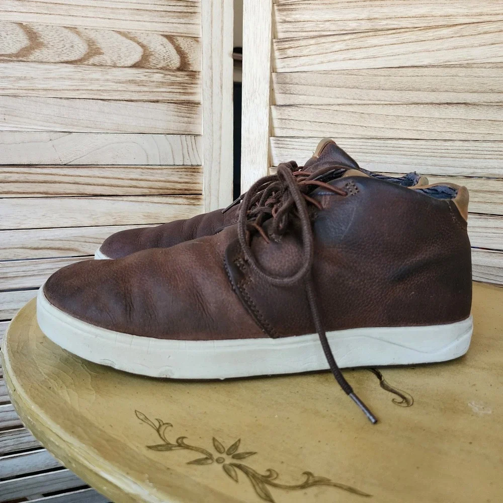 OluKai Sz 11 Brown Leather Nana Hele Minimalist Chukka Sneakers Quiet Luxury
